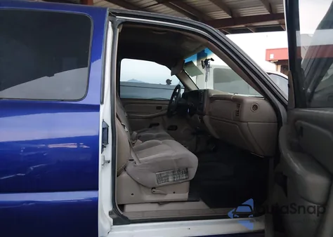 2002 Chevrolet Silverado 1500 z USA, uszkodzony, nr VIN 2GCEC19W821229088